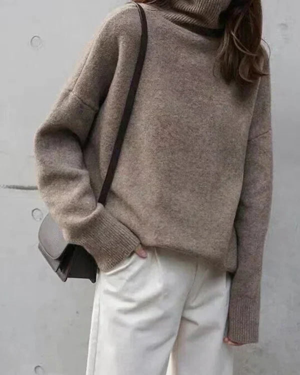 Damski Gruby Sweter Oversize - Wysoki Kołnierz i Opuszczone Ramiona