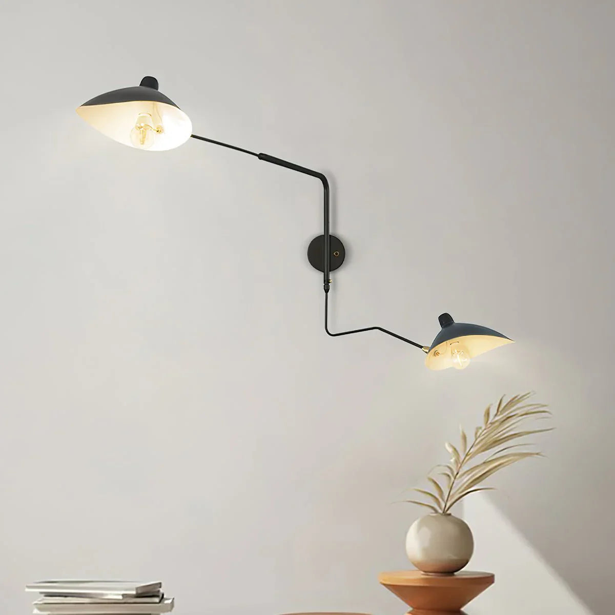 Designerska lampa ścienna z podwójnym ramieniem – regulowana lampa kinkietowa do salonu, biura lub sypialni