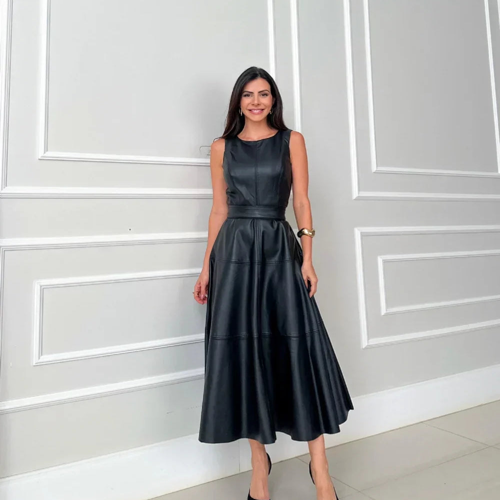 Niewiasta – Sukienka midi ze sztucznej skóry o eleganckim charakterze