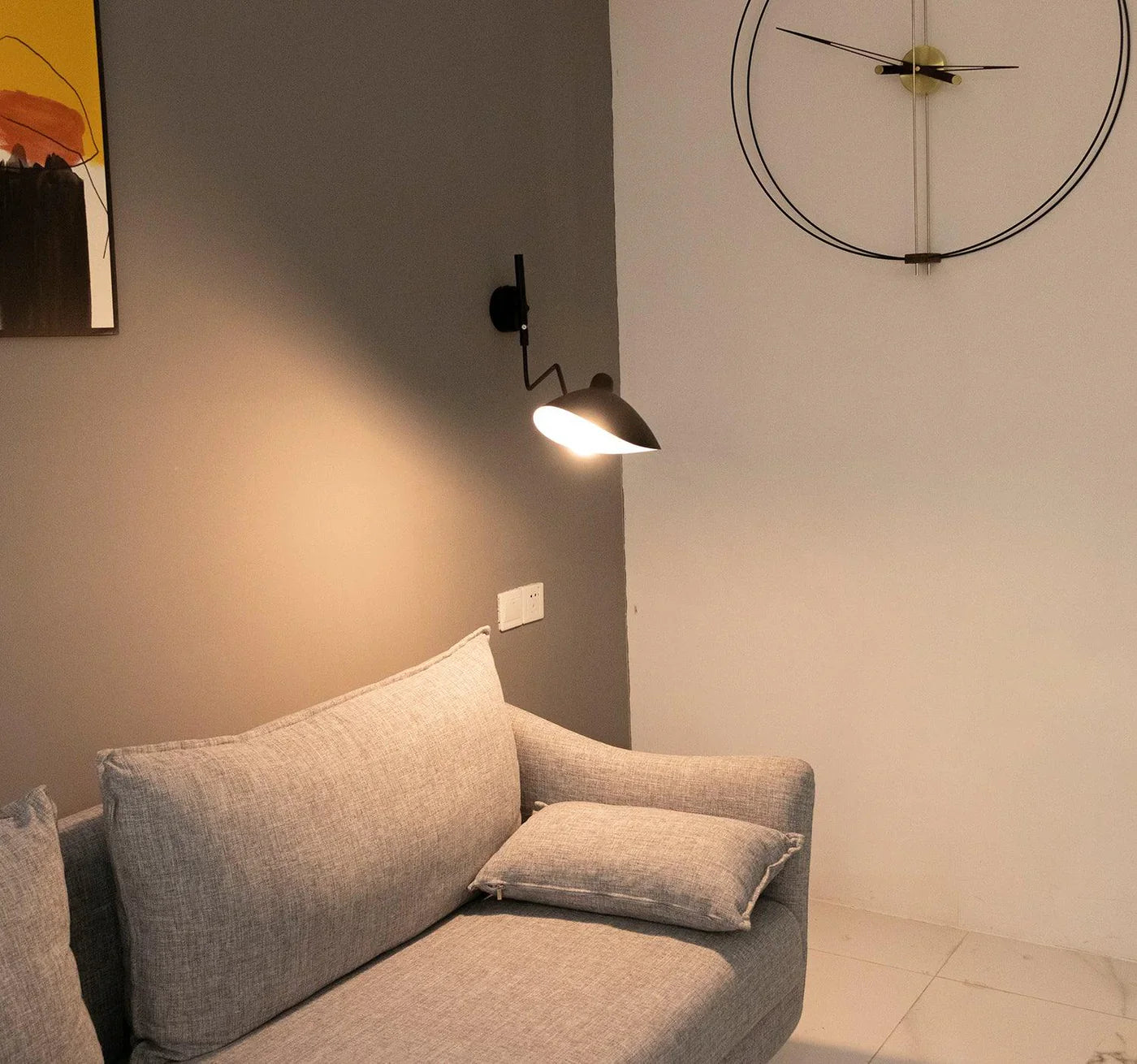 Designerska lampa ścienna z podwójnym ramieniem – regulowana lampa kinkietowa do salonu, biura lub sypialni