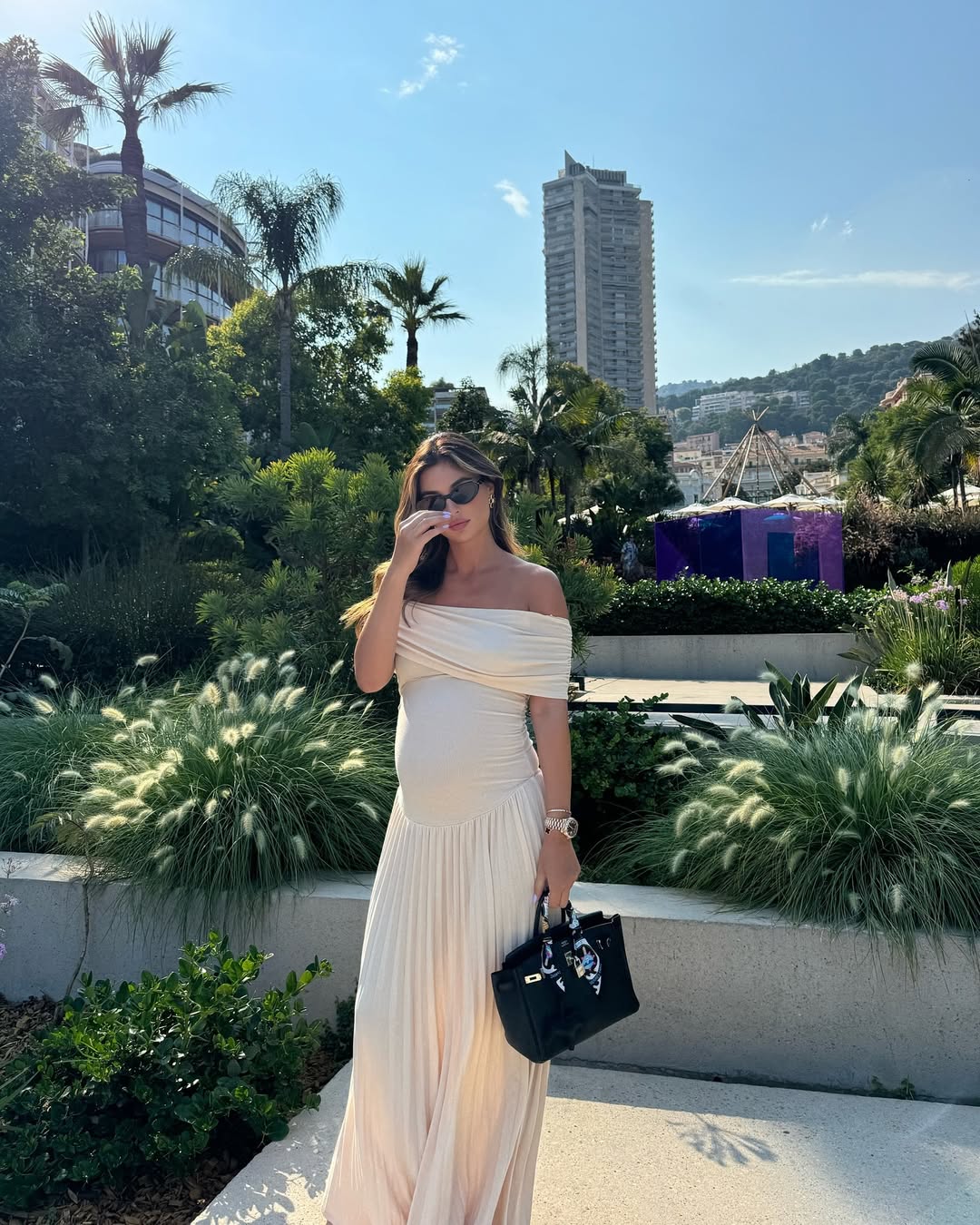 Selena – Elegancka plisowana sukienka ciążowa maxi
