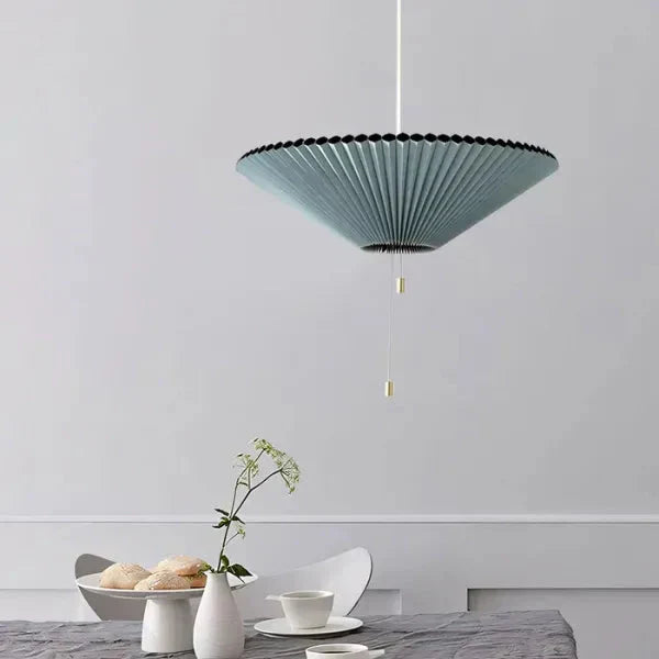 Elegancka Lampa Wisząca z Plisowanym Kloszem