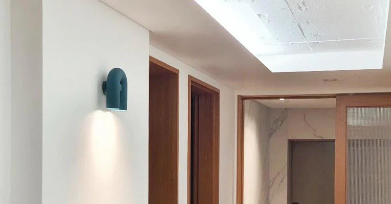 Nowoczesna Lampa Ścienna LED w Kształcie Łuku