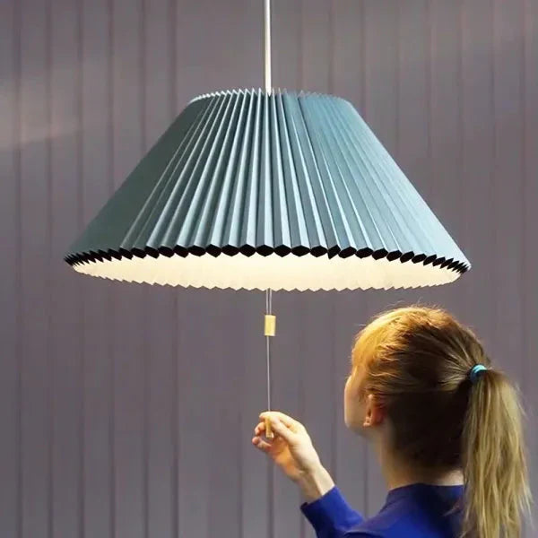 Elegancka Lampa Wisząca z Plisowanym Kloszem