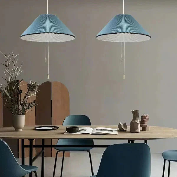 Elegancka Lampa Wisząca z Plisowanym Kloszem