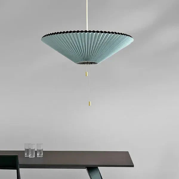Elegancka Lampa Wisząca z Plisowanym Kloszem
