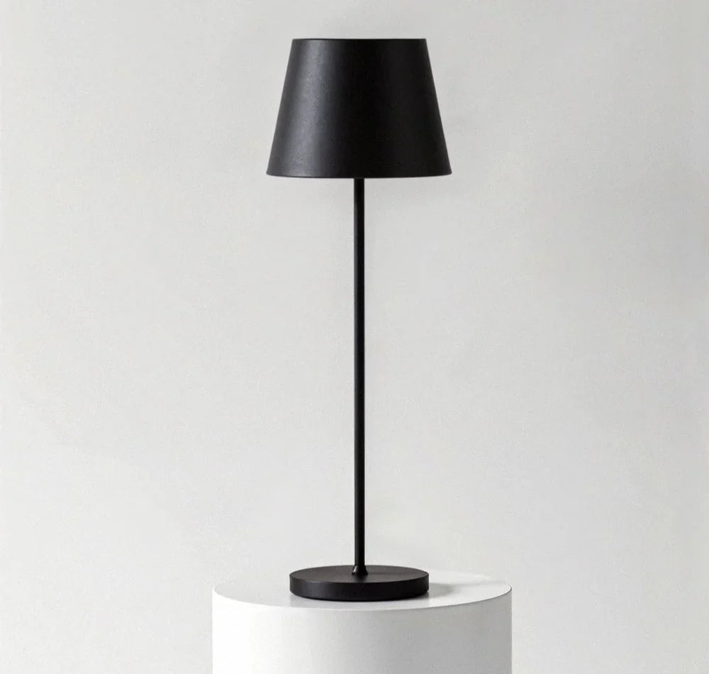 Nowoczesna lampa stołowa LED z dotykowym włącznikiem