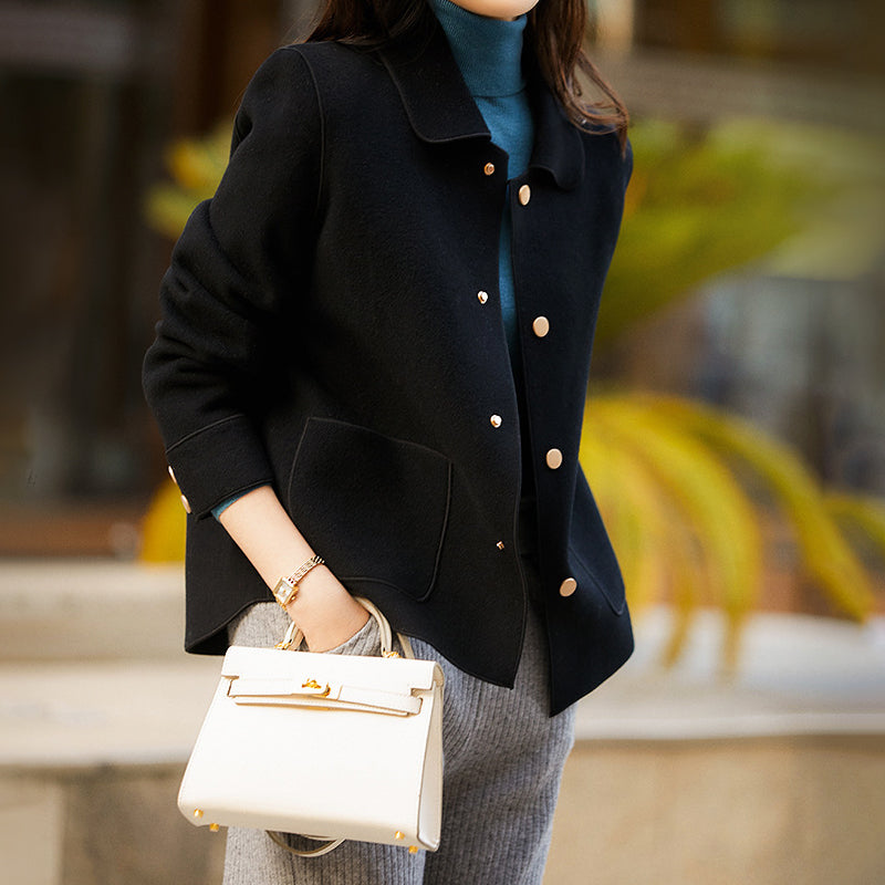 Damska Kurtka Krótka Boxy - Złote Zatrzaski i Klasyczny Kołnierz