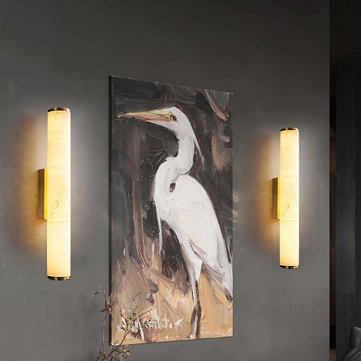 Nowoczesny kinkiet LED z alabastrowym kloszem – elegancka lampa ścienna do sypialni i salonu