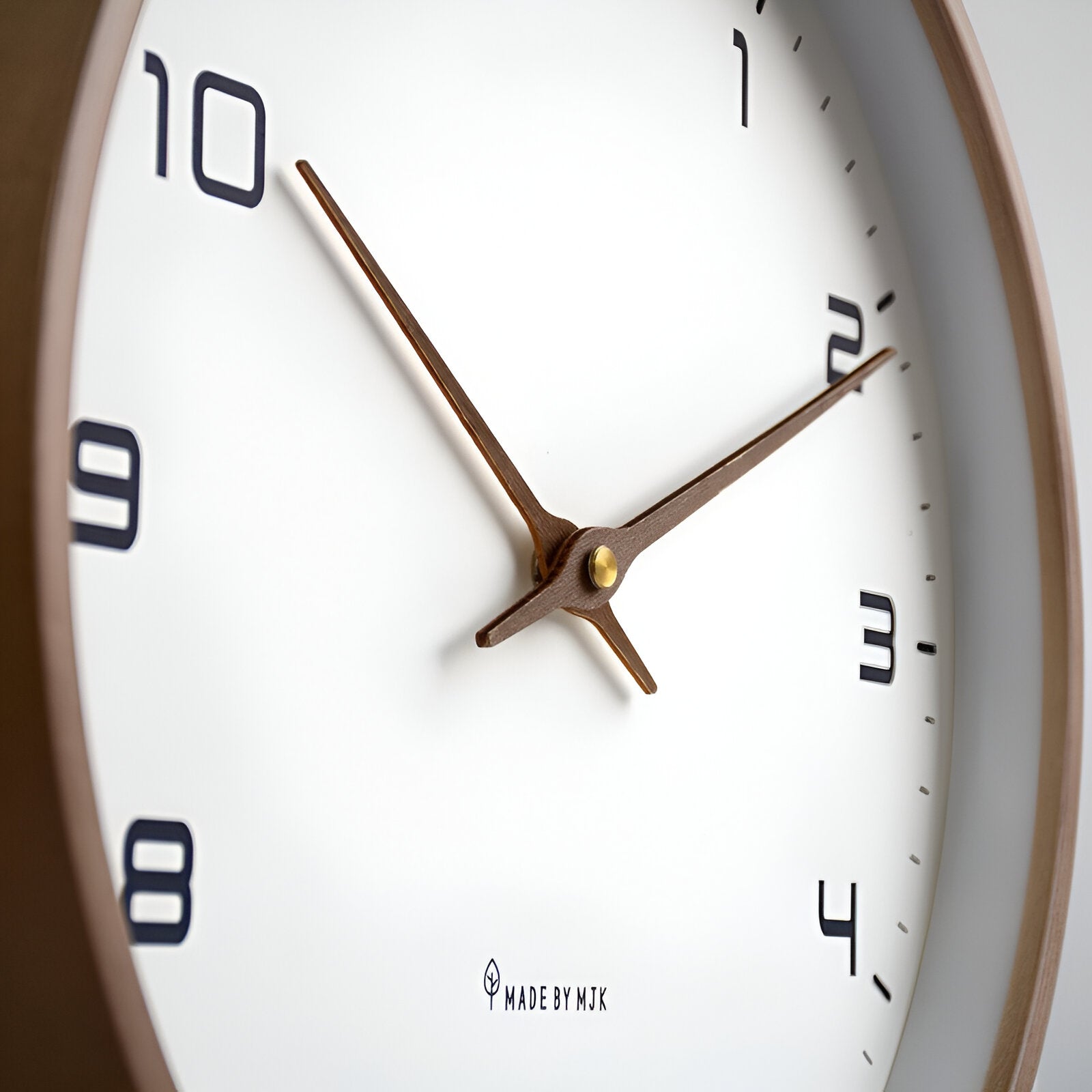 Elegancki Zegar Ścienny 30 cm z Drewna – Minimalistyczny Zegar na Ścianę do Salonu, Kuchni i Biura