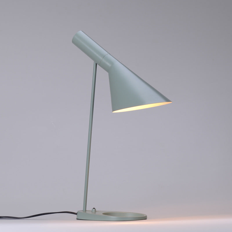 Nowoczesna Lampa Biurkowa LED Z Regulowanym Ramieniem