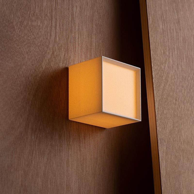 Nowoczesna Lampa Ścienna LED Sześcienna Dekoracyjna