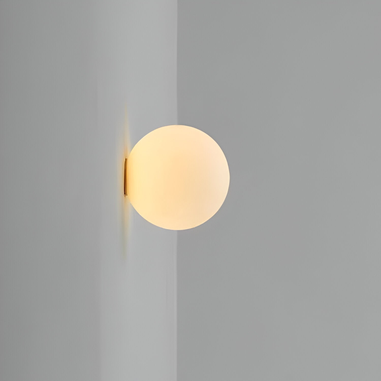 Nowoczesna lampa ścienna LED kula – minimalistyczny kinkiet do sypialni, salonu i korytarza