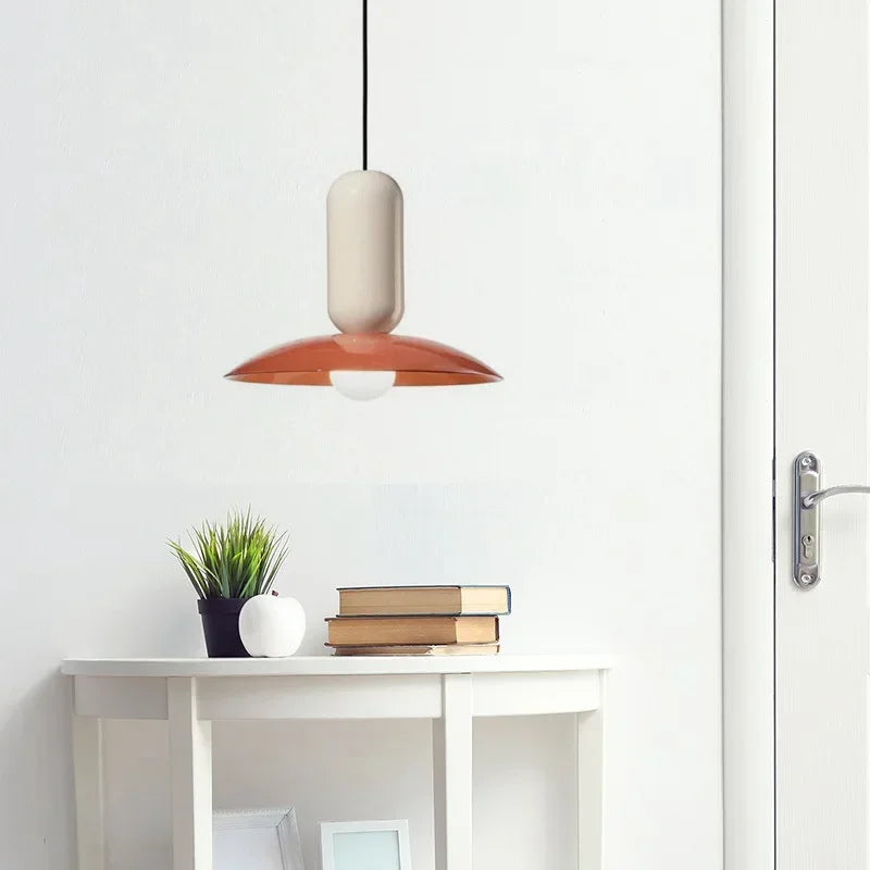 Kolorowa Lampa Wisząca w Stylu Retro-Nowoczesnym