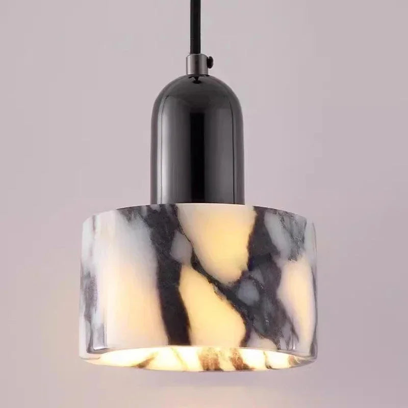 Wisząca Lampa z Kloszem w Stylu Marmuru