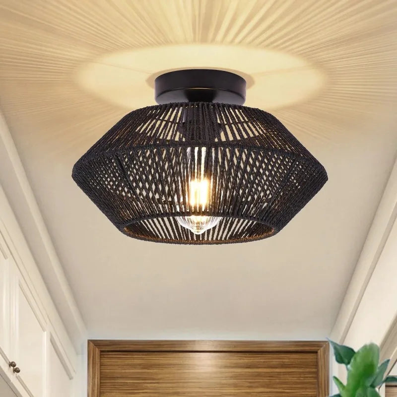 Lampa sufitowa z ażurowym kloszem – nowoczesny plafon w stylu boho lub industrialnym