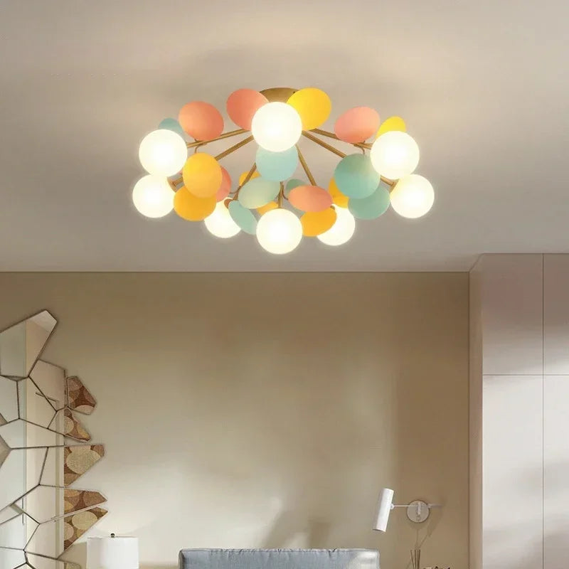 Nowoczesna lampa sufitowa LED – designerski plafon z kulistymi kloszami