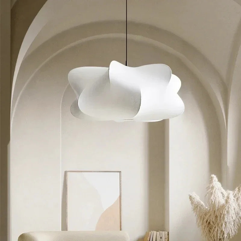 Lampa sufitowa z jedwabnym kloszem w stylu japońskim wabi-sabi
