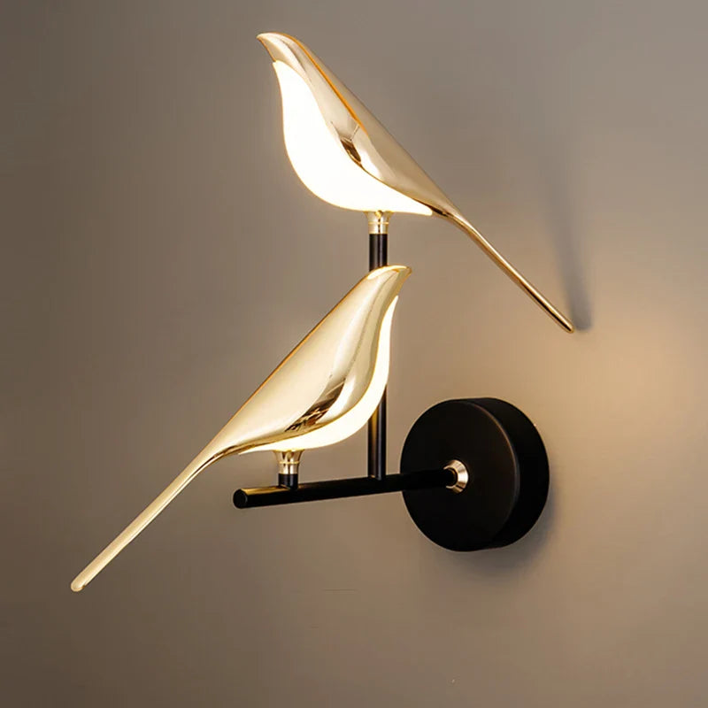 Lampa ścienna inspirowana ptakiem z nowoczesnym designem