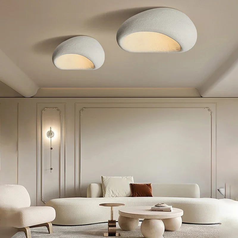 Lampa sufitowa LED w stylu wabi-sabi – plafoniera dekoracyjna o organicznym kształcie
