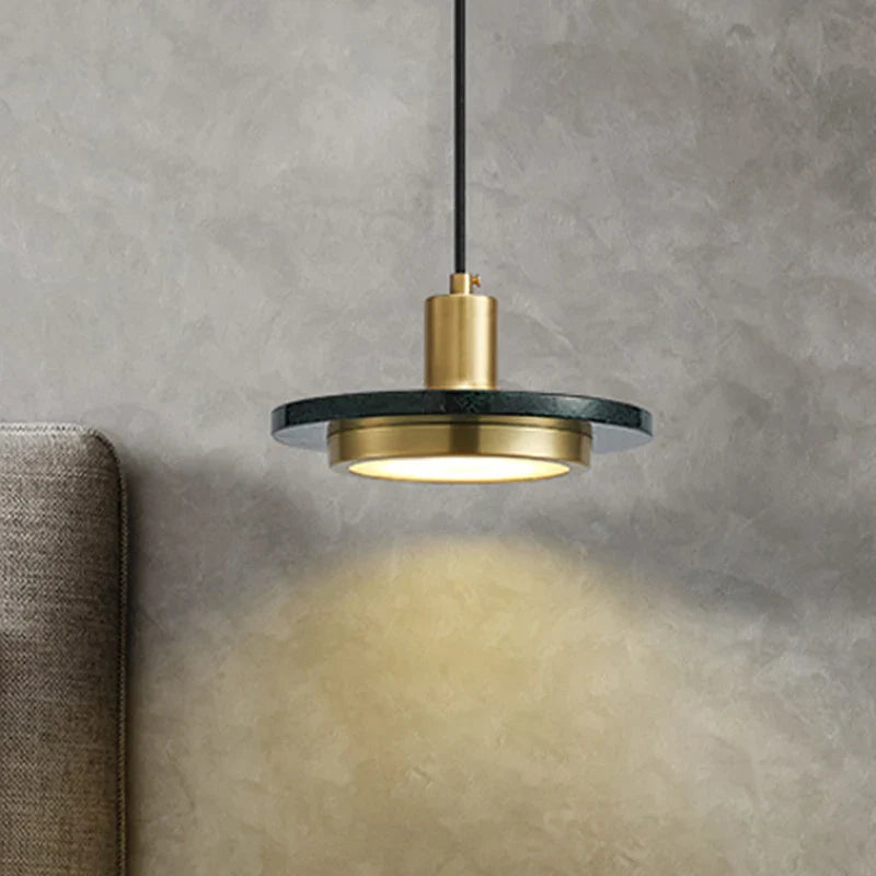 Nowoczesna Lampa Wisząca z Detalem w Stylu Marmuru