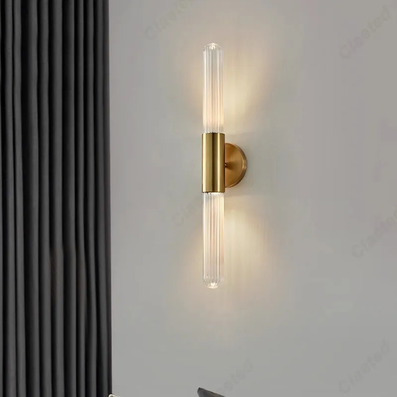 Nowoczesny kinkiet ścienny LED – pionowa lampa dekoracyjna do salonu i sypialni