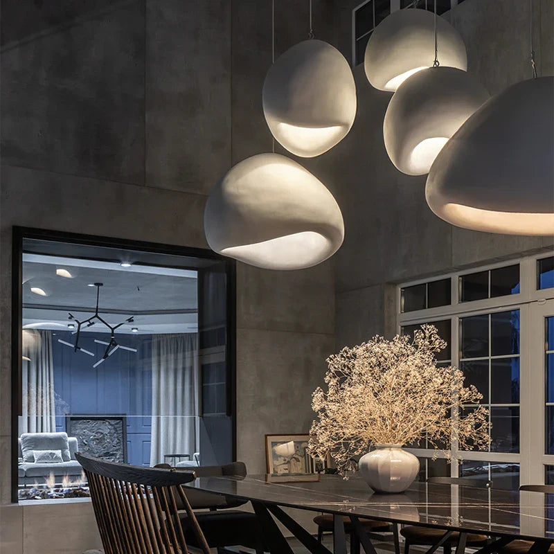Lampa sufitowa wisząca LED w stylu wabi-sabi