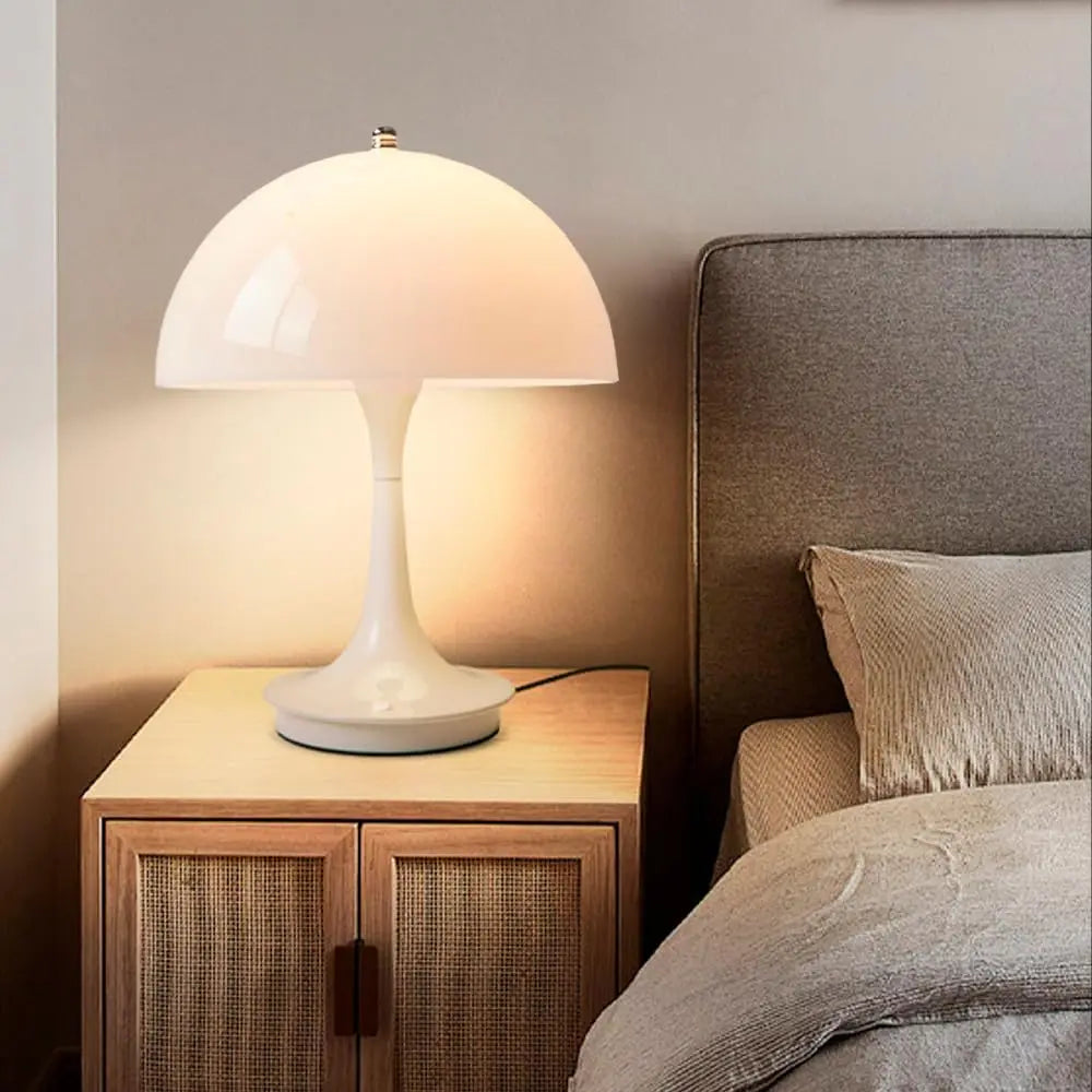 Nowoczesna lampka stołowa LED – minimalistyczna lampa z kloszem w kształcie kopuły