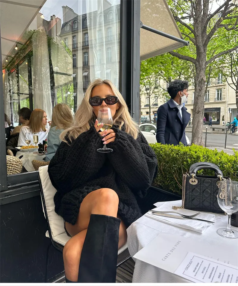 Sweter oversize na chłodne dni