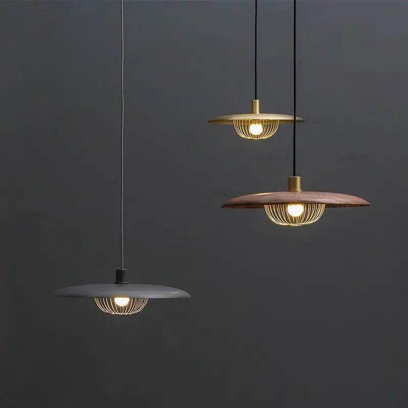 Industrialna Lampa Wisząca z Metalowym Kloszem i Ażurowym Koszykiem