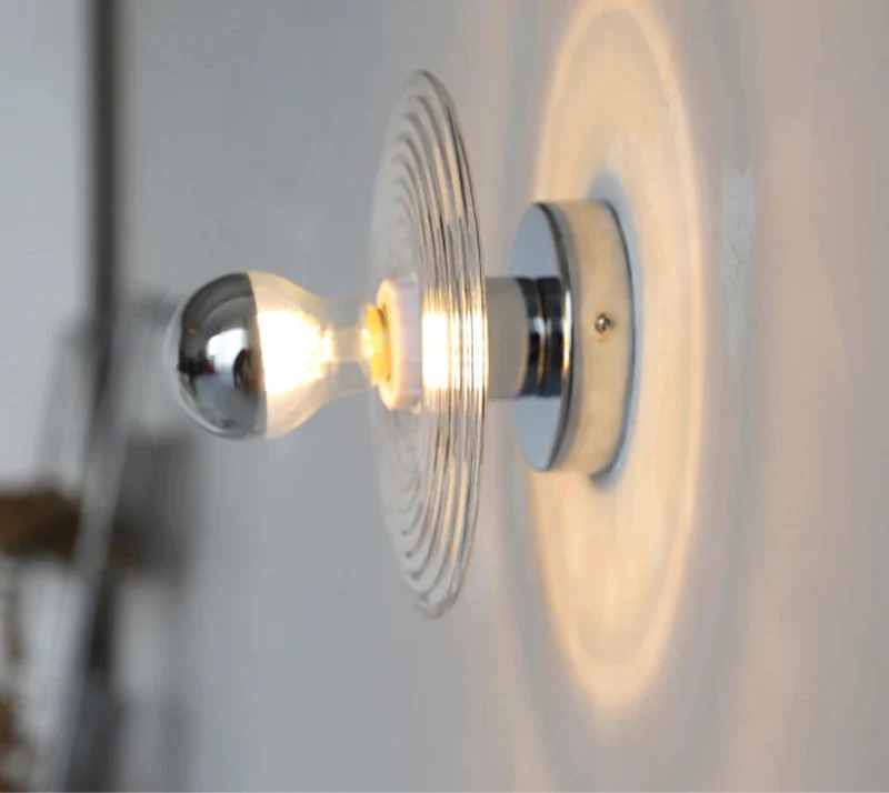 Nowoczesna Lampa Ścienna ze Szklanym Kloszem