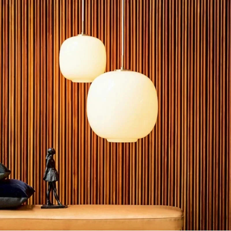 Szklana lampa wisząca LED – minimalistyczny klosz w stylu skandynawskim
