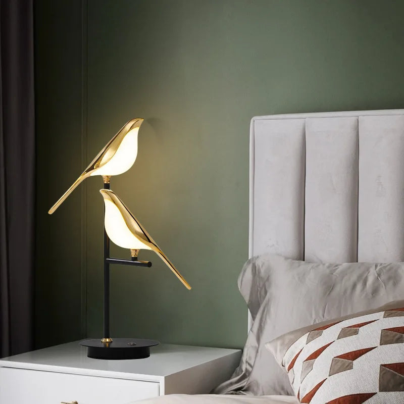 Lampka nocna LED z ptakami – designerska lampa stołowa do sypialni i salonu