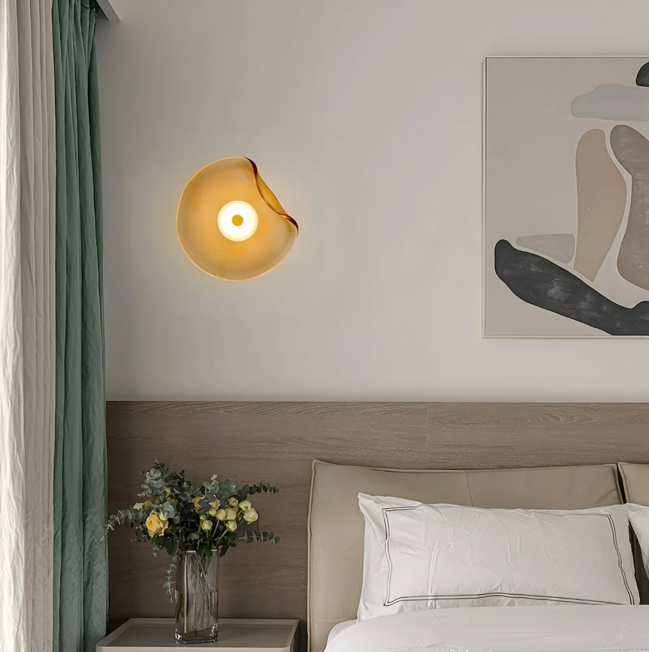 Designerski kinkiet ścienny LED – nowoczesna lampa z artystycznym kloszem