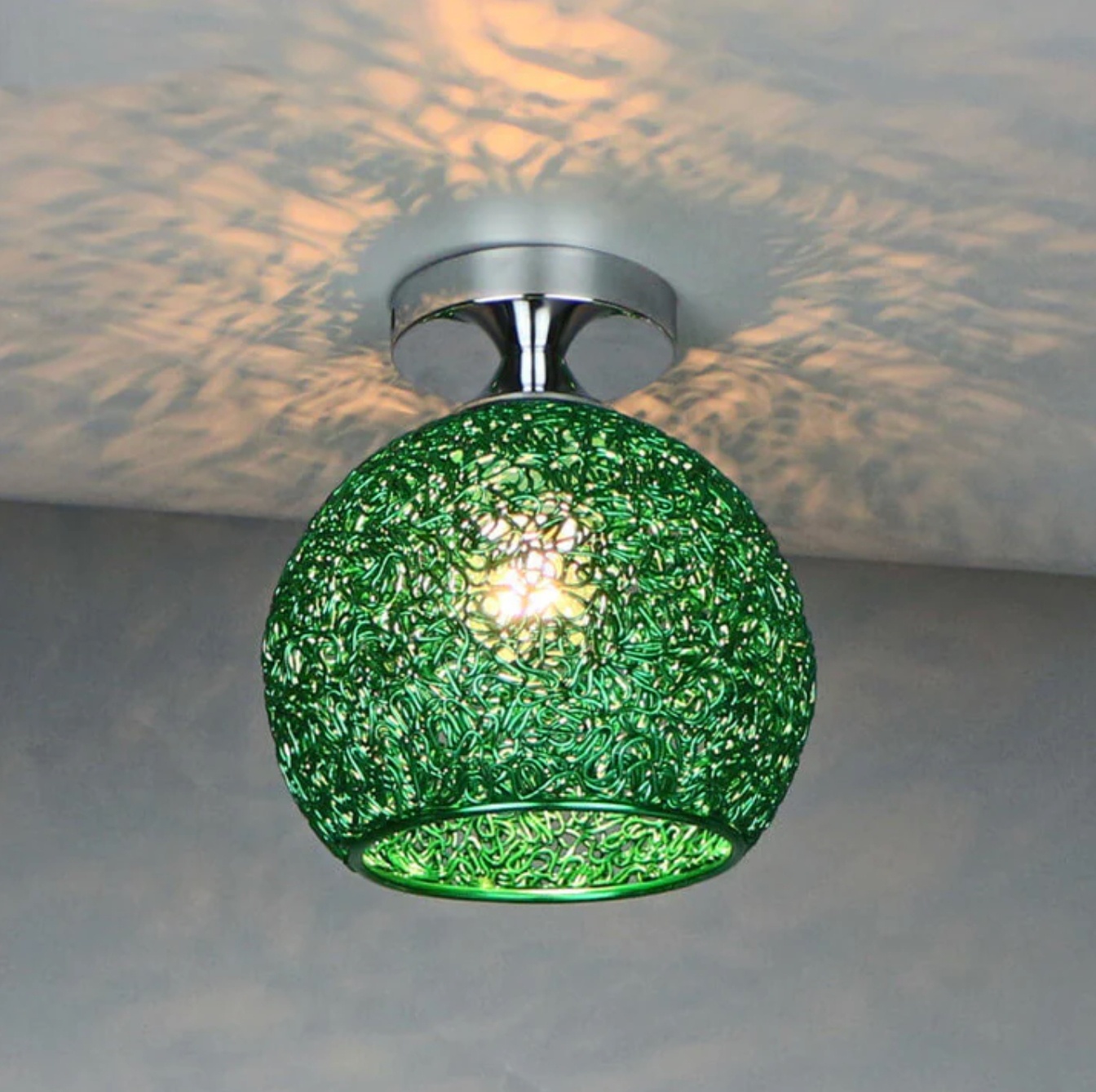 Lampa sufitowa kule dekoracyjna – plafon z ażurowym kloszem metalowym