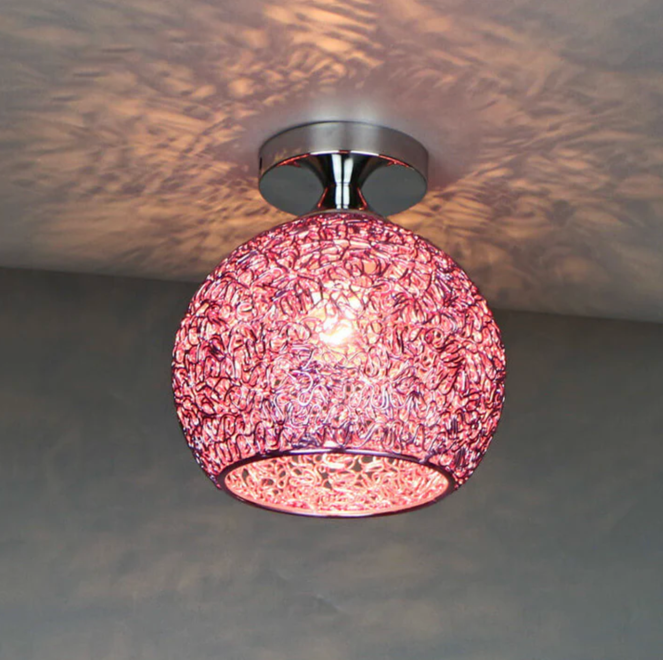 Lampa sufitowa kule dekoracyjna – plafon z ażurowym kloszem metalowym