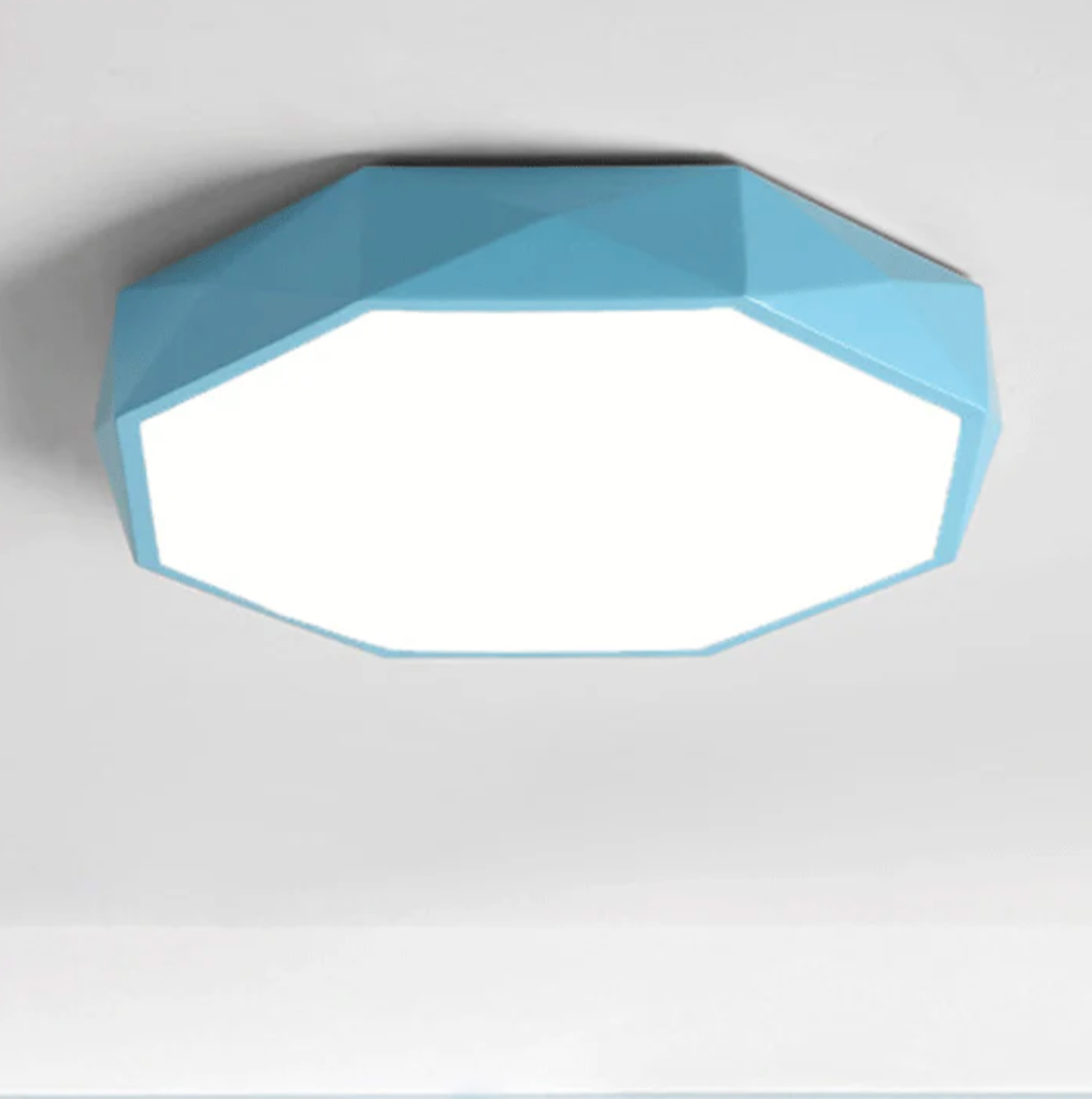 Geometryczna lampa sufitowa LED – kolorowy plafon nowoczesny