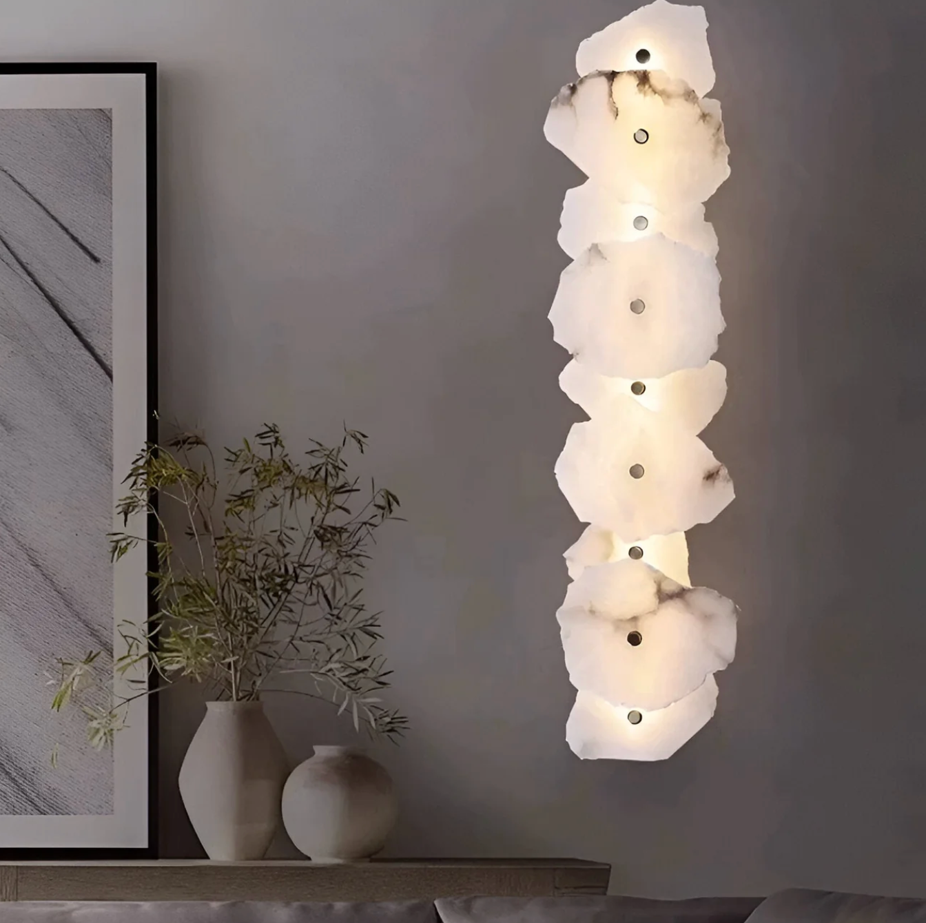 Nowoczesny kinkiet ścienny LED – dekoracyjna lampa w stylu organicznym