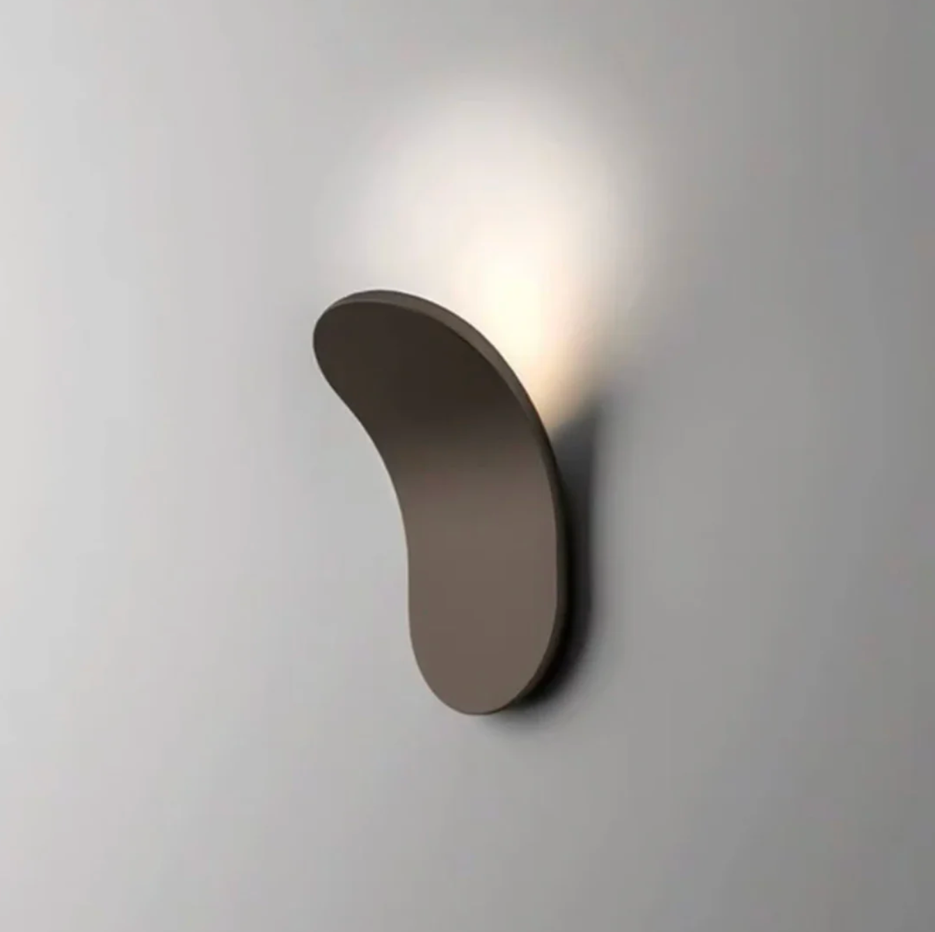 Nowoczesny kinkiet ścienny LED – minimalistyczna forma premium