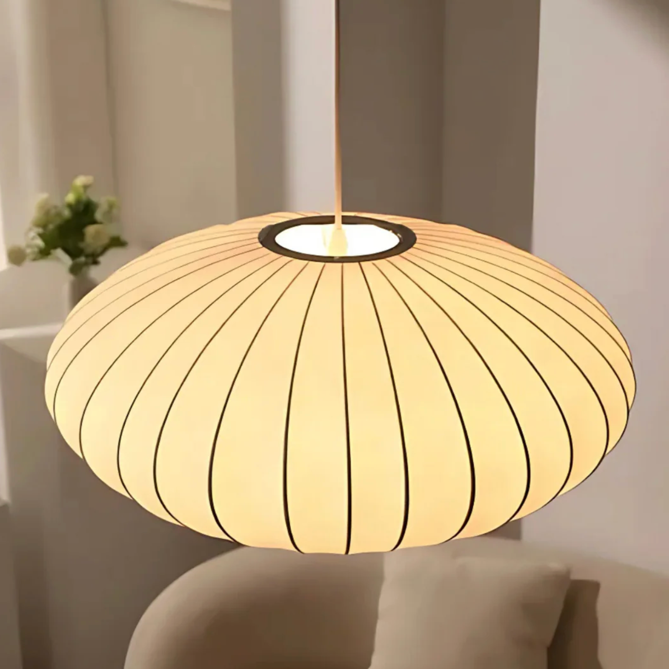 Lampa wisząca w stylu japandi – papierowy klosz orientalny do salonu i sypialni