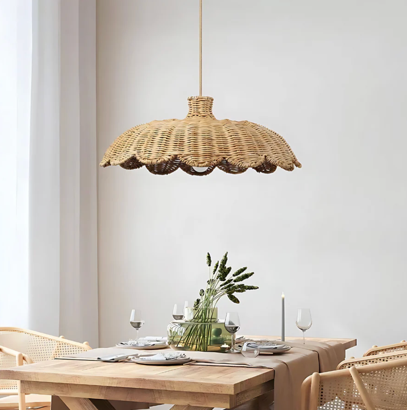 Pleciona lampa wisząca rattanowa – naturalny styl boho