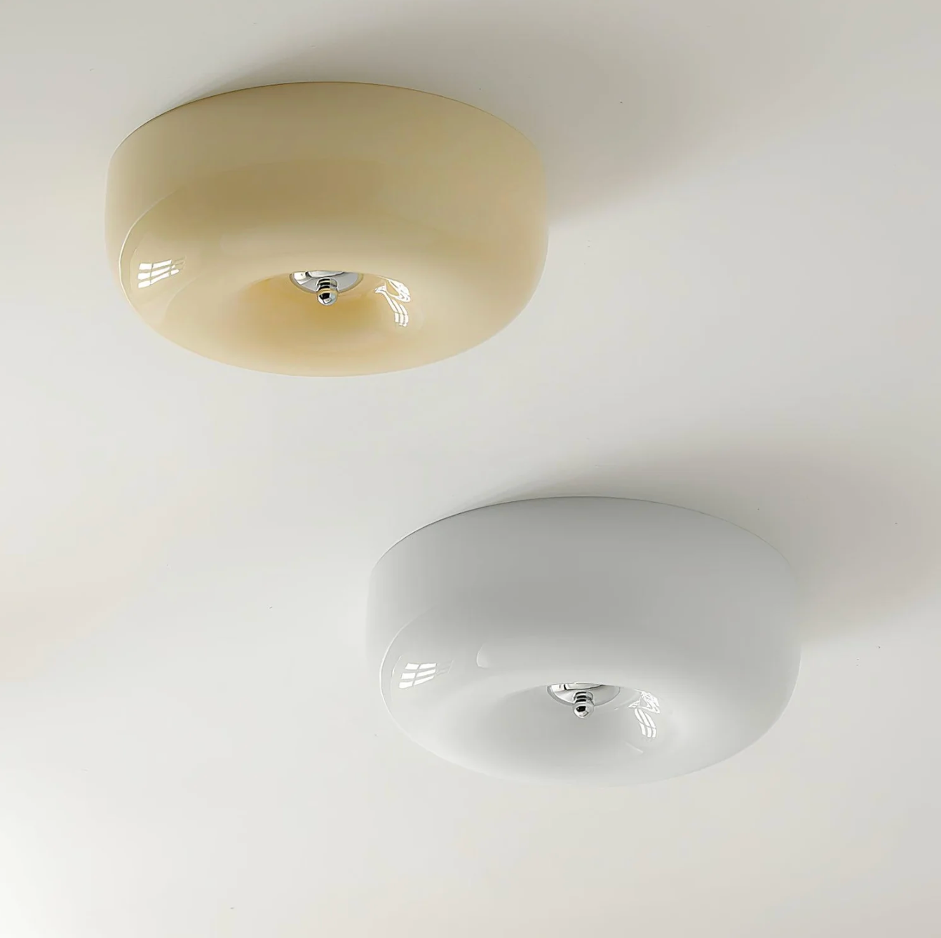 Nowoczesny plafon sufitowy – minimalistyczna lampa w połysku