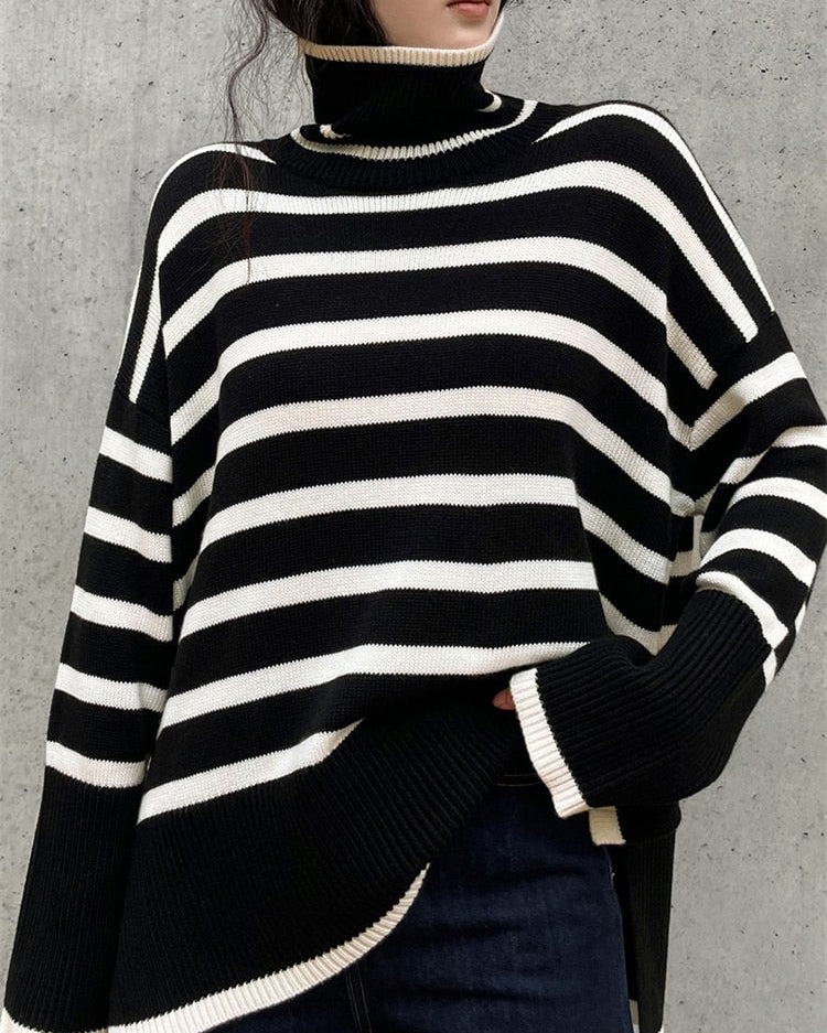 Kiara – Sweter w paski z wysokim dekoltem