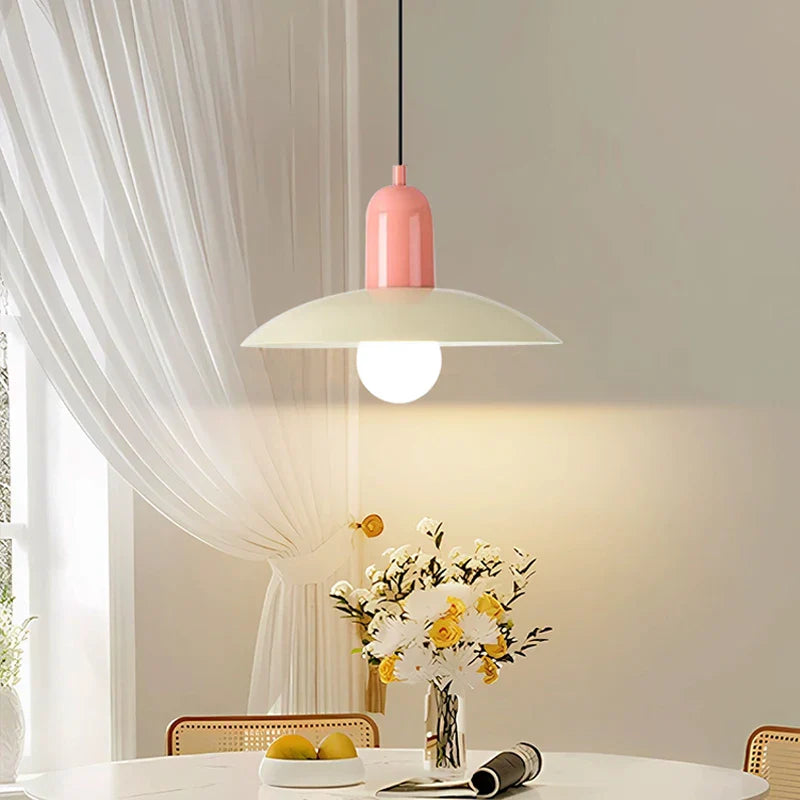 Nowoczesna lampa wisząca z dwukolorowym designem i metalowym kloszem Bauhaus