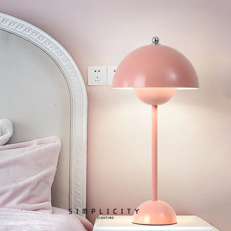 Bezprzewodowa lampa stołowa o minimalistycznym designie