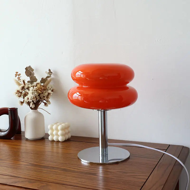 Designerska lampa stołowa bauhaus z kloszem w stylu retro