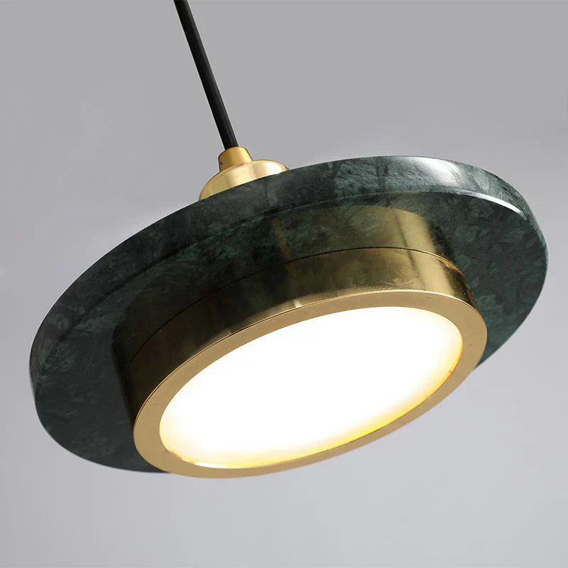 Nowoczesna Lampa Wisząca z Detalem w Stylu Marmuru