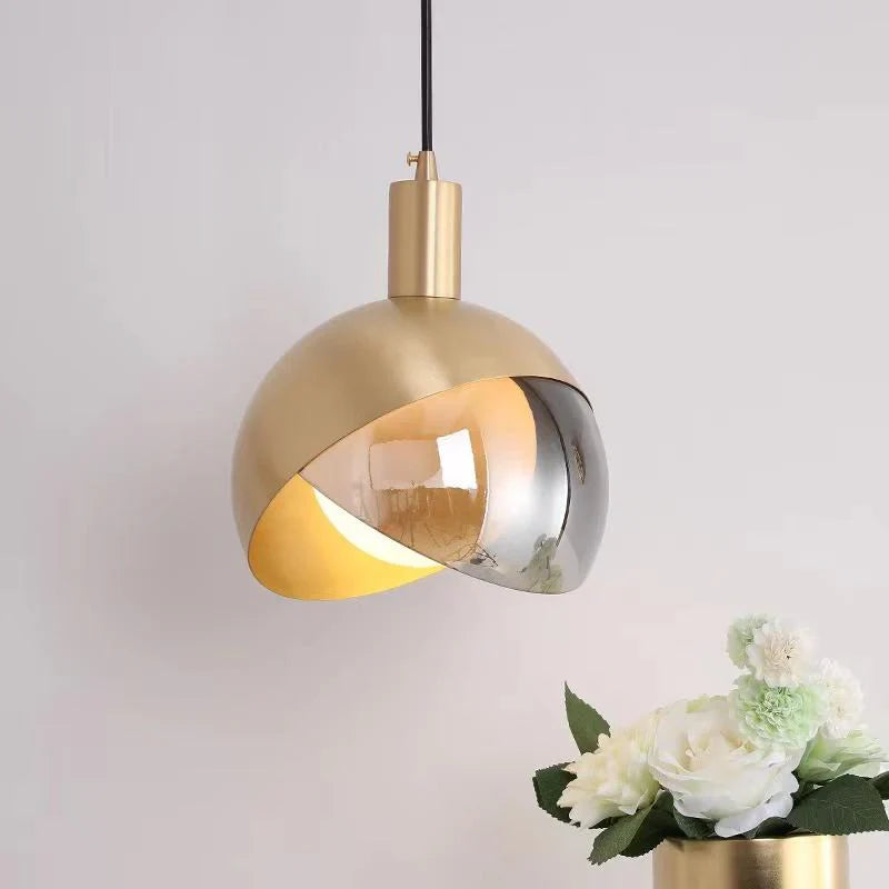 Nowoczesna Lampa Wisząca LED ze Szklanym Kloszem w Odcieniach Złota i Dymionego Szkła