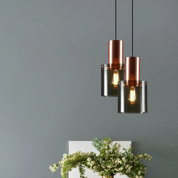 Nowoczesna Lampa Wisząca z Szklanym Kloszem i Metalowym Akcentem – Industrialna Elegancja