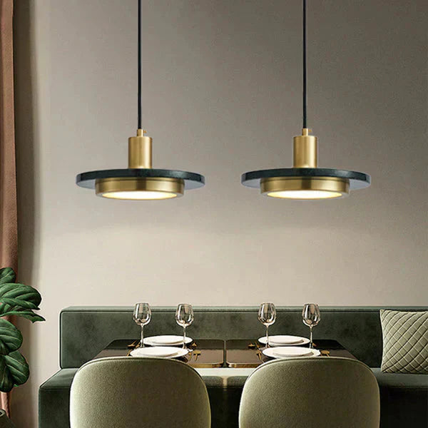 Nowoczesna Lampa Wisząca z Detalem w Stylu Marmuru